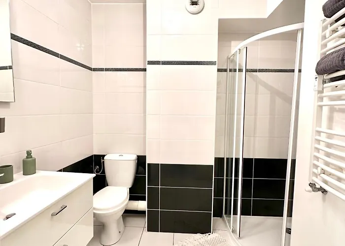 Apartment 600 M De La Promenade Des *
