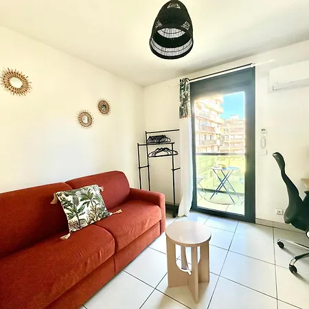 Appartement 600 M De La Promenade Des